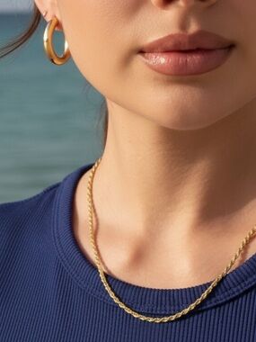 Classic 18k Gold Plated Twisted Rope Chain Necklace for Women.